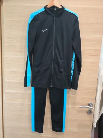 Jogging Nike taille XS