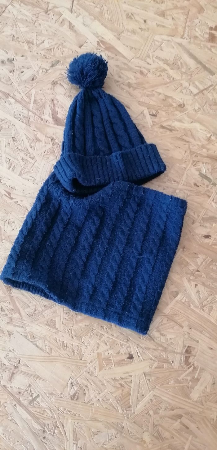 Ensemble bonnet et tour de cou