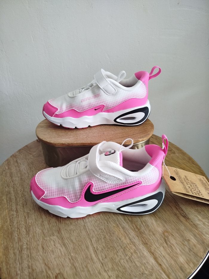 Baskets Nike T 29.5