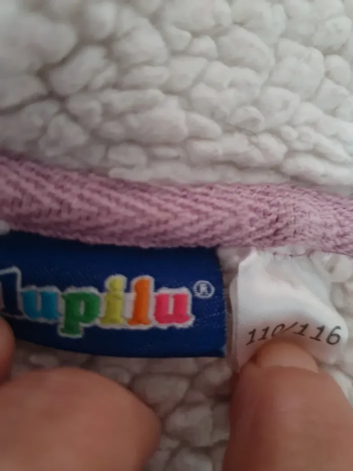 Veste chaude à capuche 110 / 116. - photo numéro 5