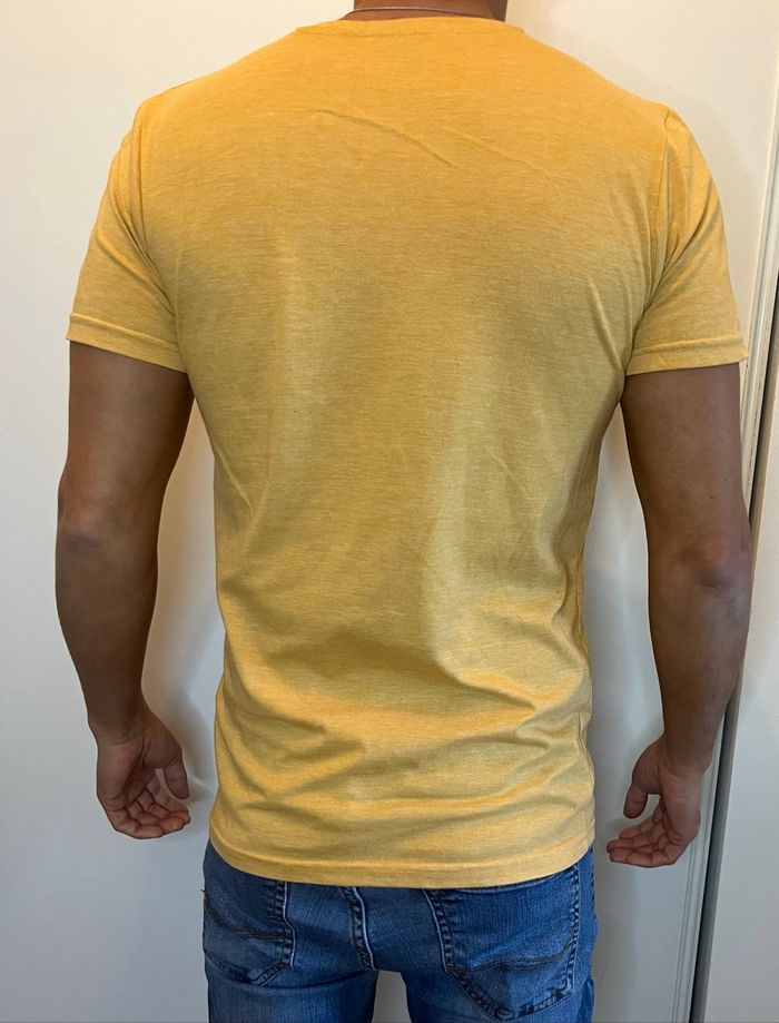 Tee-shirt jaune moutarde - photo numéro 2