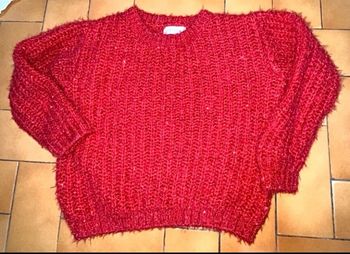 Pull couleur rouge à fil argenté taille 4/6 ans marque h&m bon état idéal Noel ou fete