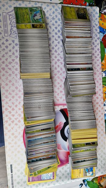 Lot de 1290 carte pokemon