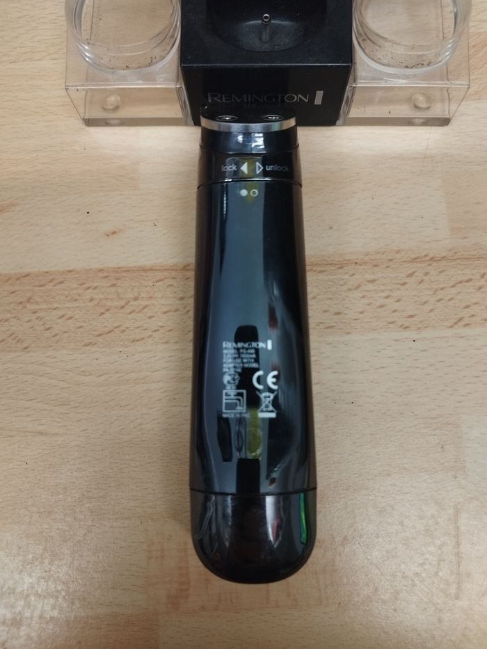 REMINGTON - Tondeuse multifonction PG400
Vendu comme sur la photo tondeuse avec le et chargeur manque les autres accessoires - photo numéro 2