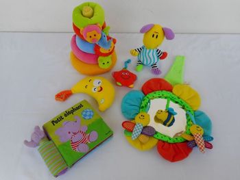 Gros lot de jouets en tissu - 3 mois et +