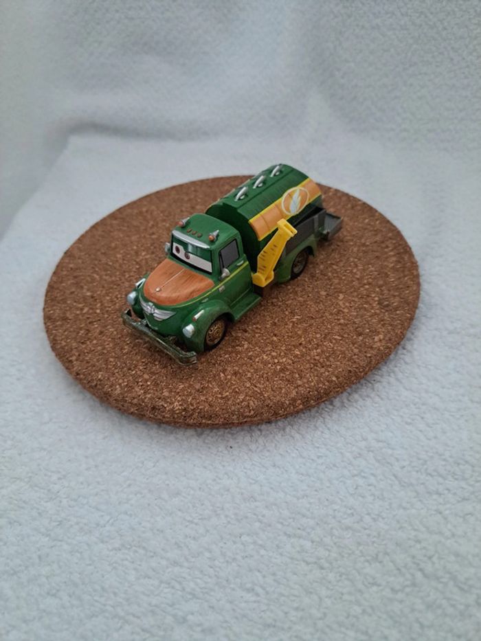 Camion Cars Chug Fuel - photo numéro 2