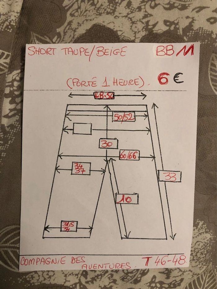 BB11- Short imprimé taupe/beige «  compagnie des aventures » T 46-48 porté 1 h - photo numéro 9