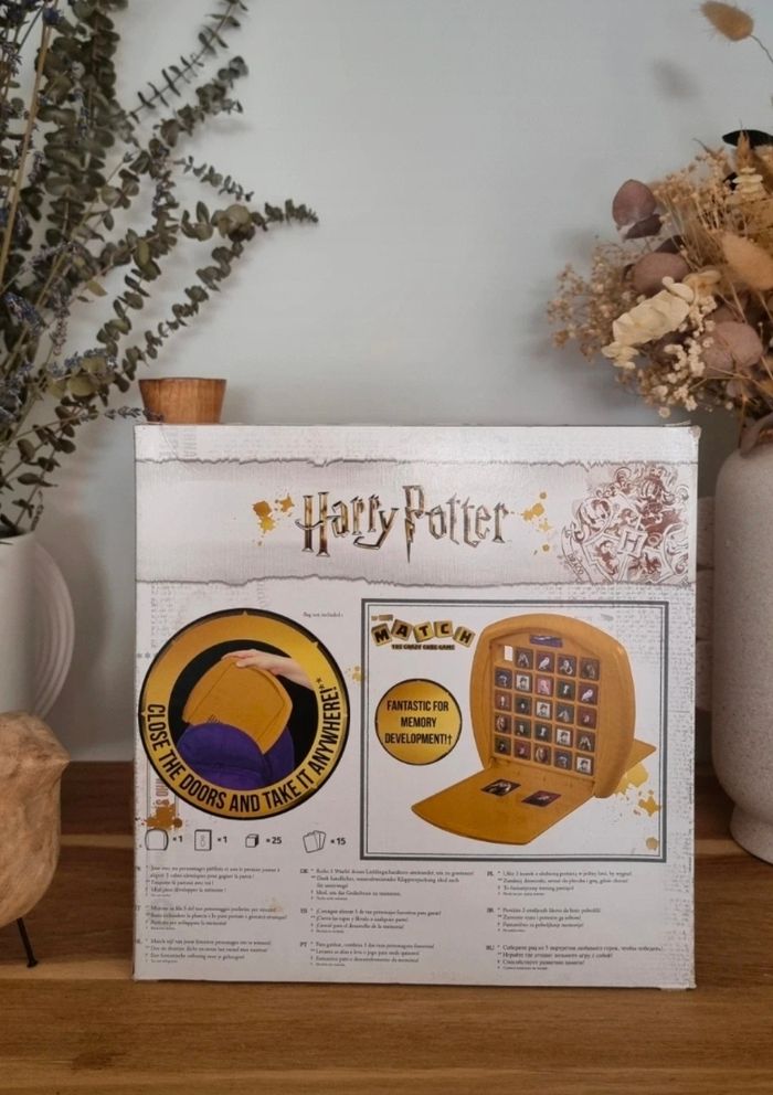 Jeu de société Harry Potter

Soyez le premier joueur à aligner 5 cubes identiques verticalement, horizontalement ou en diagonale pour gagner la partie.
Un jeu simple, alliant observation et stratégie.

Neuf - photo numéro 4
