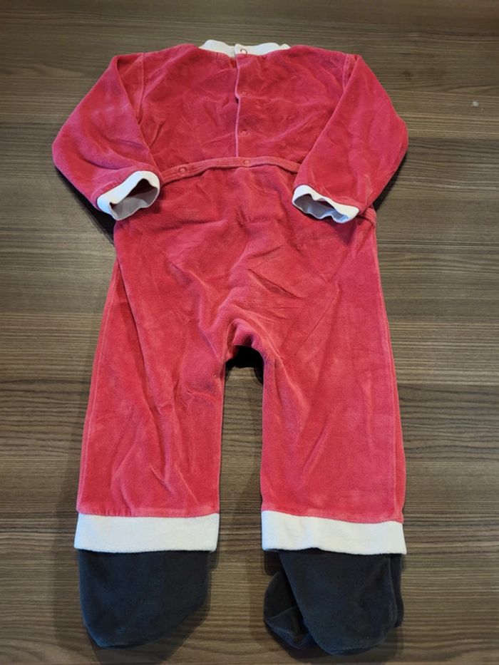 Pyjama père Noël taille 24 mois (86 cm) - photo numéro 2