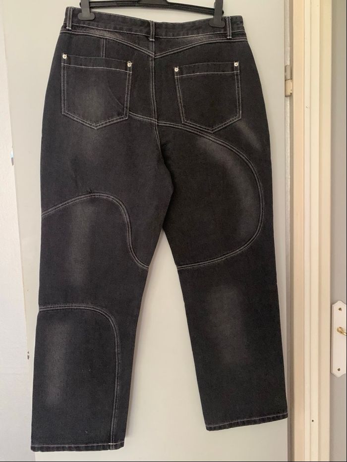 Jean noir avec coutures originales 👖