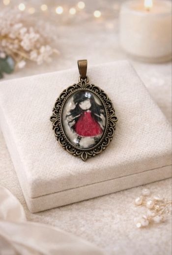 Médaillon petite fille