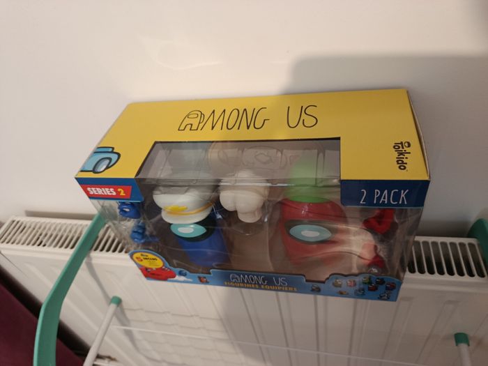 Revente cadeau : coffret 2 figurines  " among us " ( bien tout lire merci) - photo numéro 3