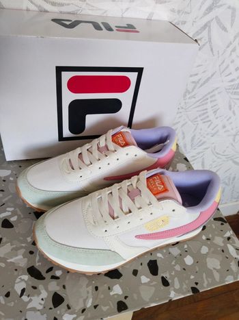🚨 Promo 🚨 baskets neuves femme Fila pointure 38