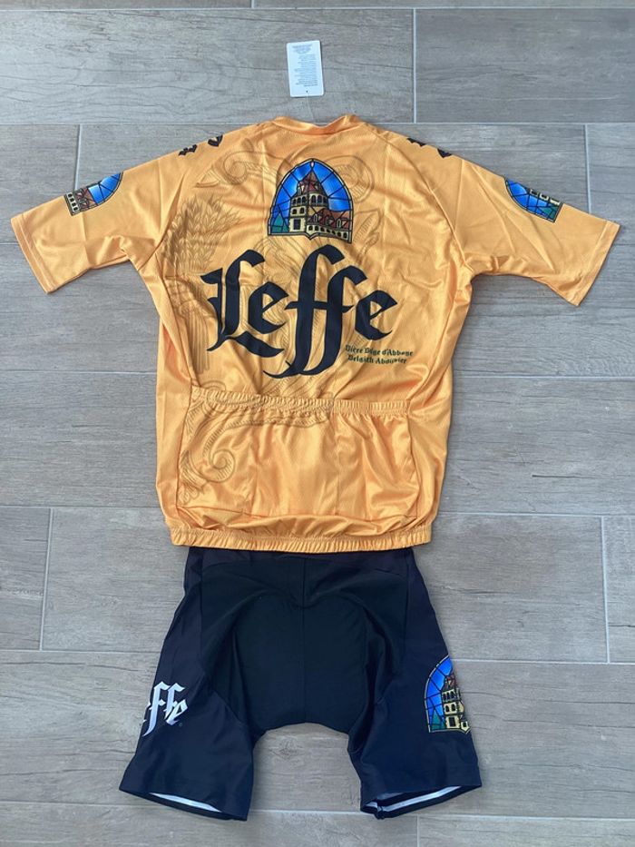 Maillot et cuissard de cycliste Leffe - photo numéro 2