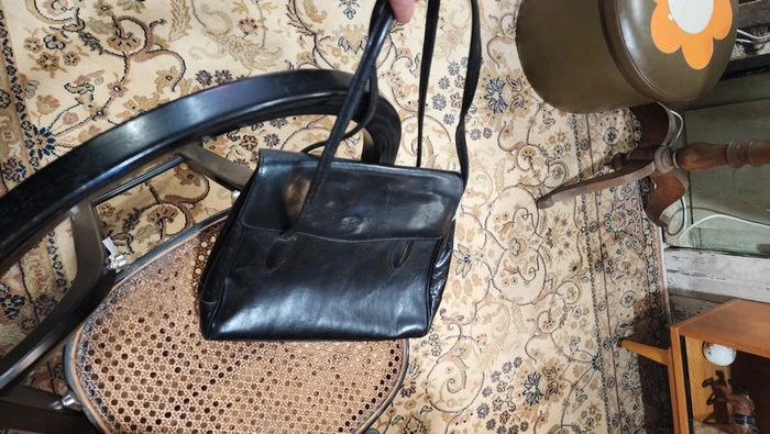 Sac à main + sac à dos en cuir lumineux noir - photo numéro 2