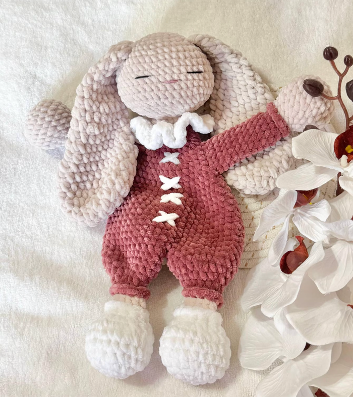 🐰✨ Doudou lapin en pyjama au crochet 🧶💤