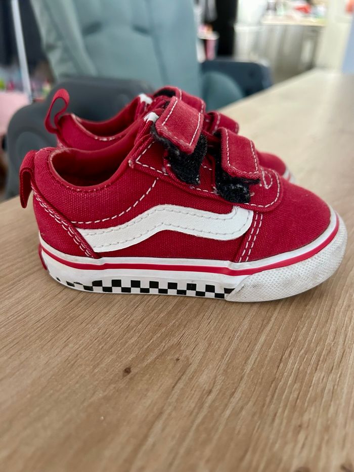 Vans bébé rouge