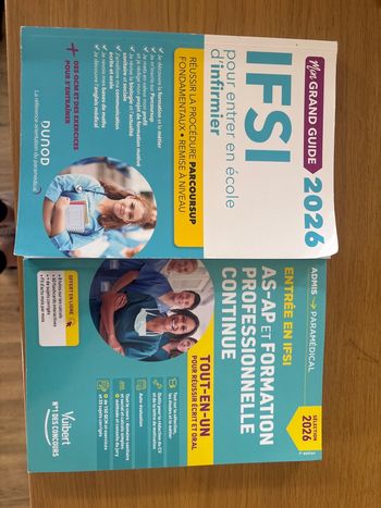 Deux livres écoles infirmier