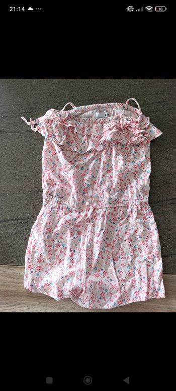 Vends robe fille en très bon état 