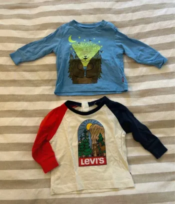 Lot de 2 t-shirts manches longues LEVI’S 3 mois