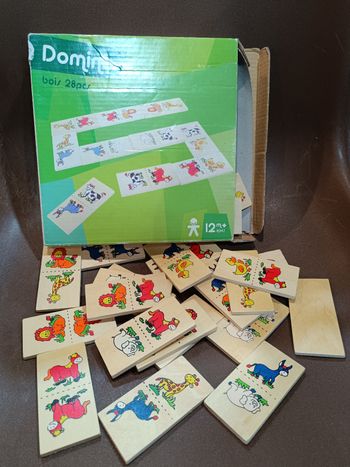 Boite dominos en bois.  Animaux