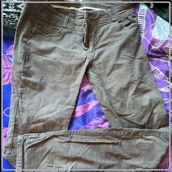 Pantalon style velours taille 40 marque cache cache