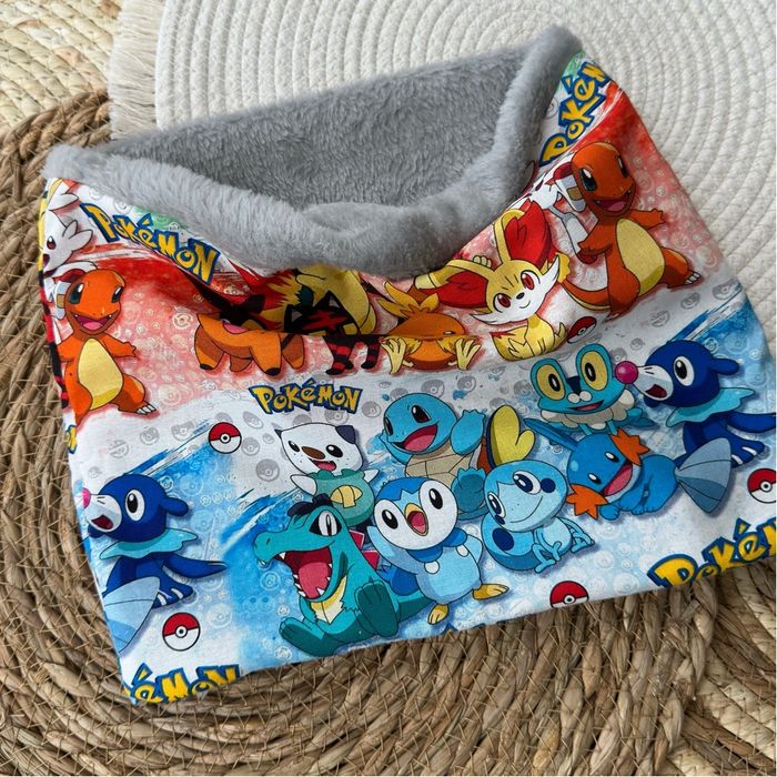 Snood Pokémon en polaire taille 8/10 ans existe aussi en plus grand ou plus petit