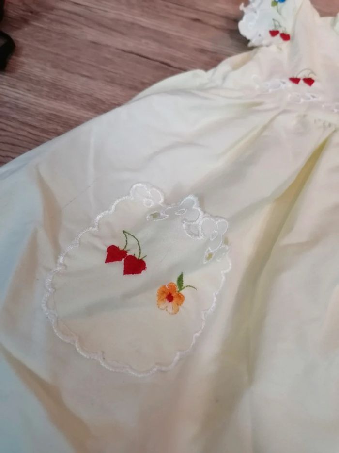 Robe jaune - photo numéro 2