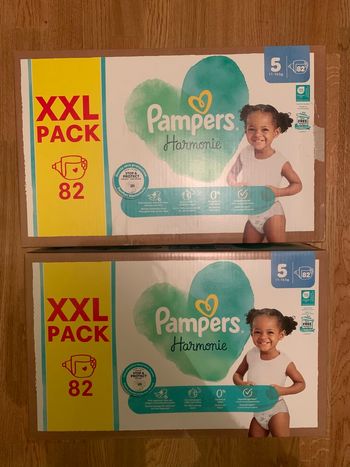 2 cartons couches Pampers taille 5