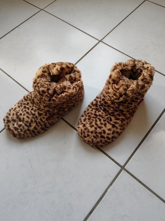 Chaussons Chauffants léopard taille 39 senteur lavande Habibi Plush