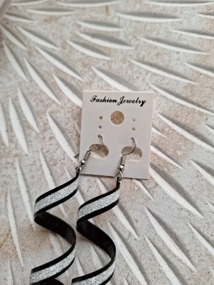 Boucle d'oreille - photo numéro 3