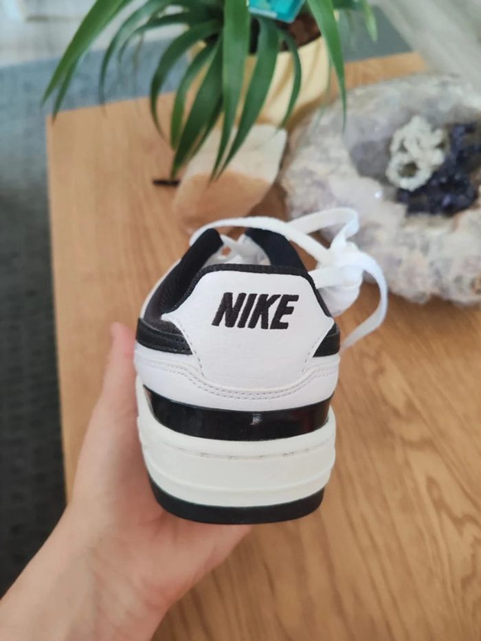 Nike Air Force Gamma Noir et Blanche neuve taille 40 - photo numéro 12