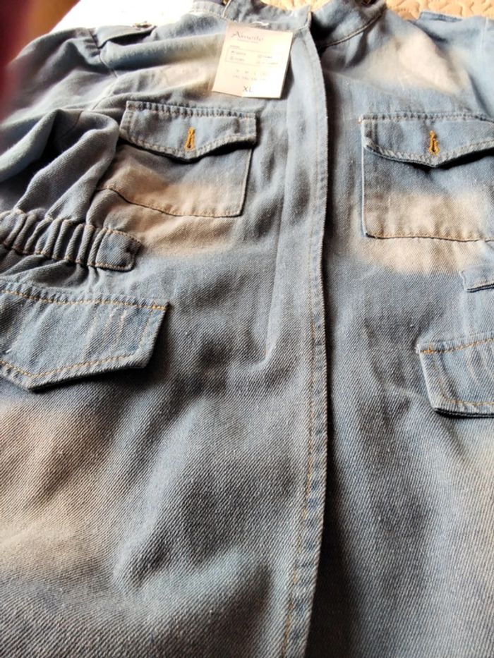 Veste femme jeans délavé . Très belle coupe. Taille marqué xl je dirais 40/42. - photo numéro 3