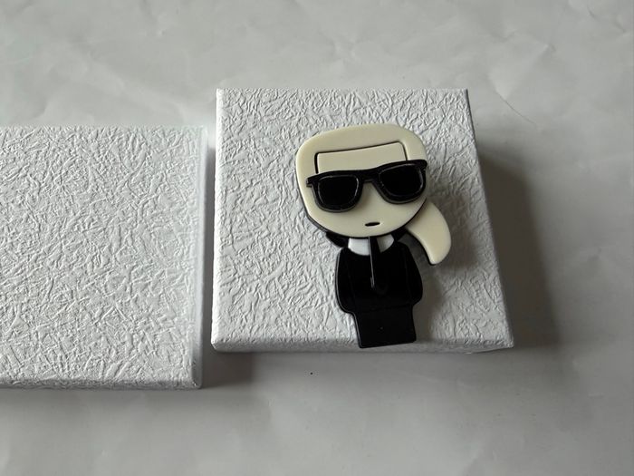 Broche Karl lagerfeld - photo numéro 4