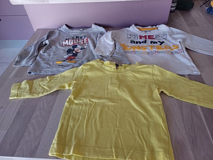 3 tee shirts manches longues pour garçons Taille 6 mois