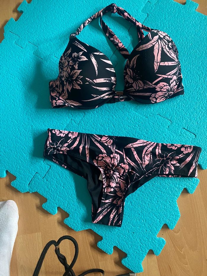 Maillot de bain deux pièces Censored