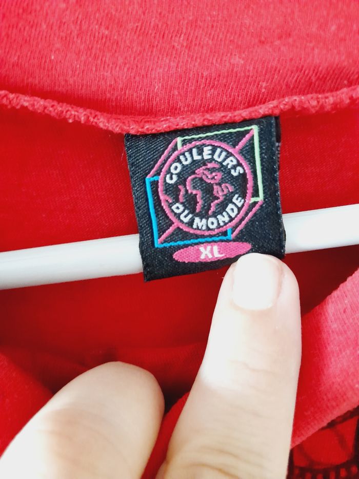 Robe longue manche Couleurs du Monde rouge avec motif de rose - photo numéro 3