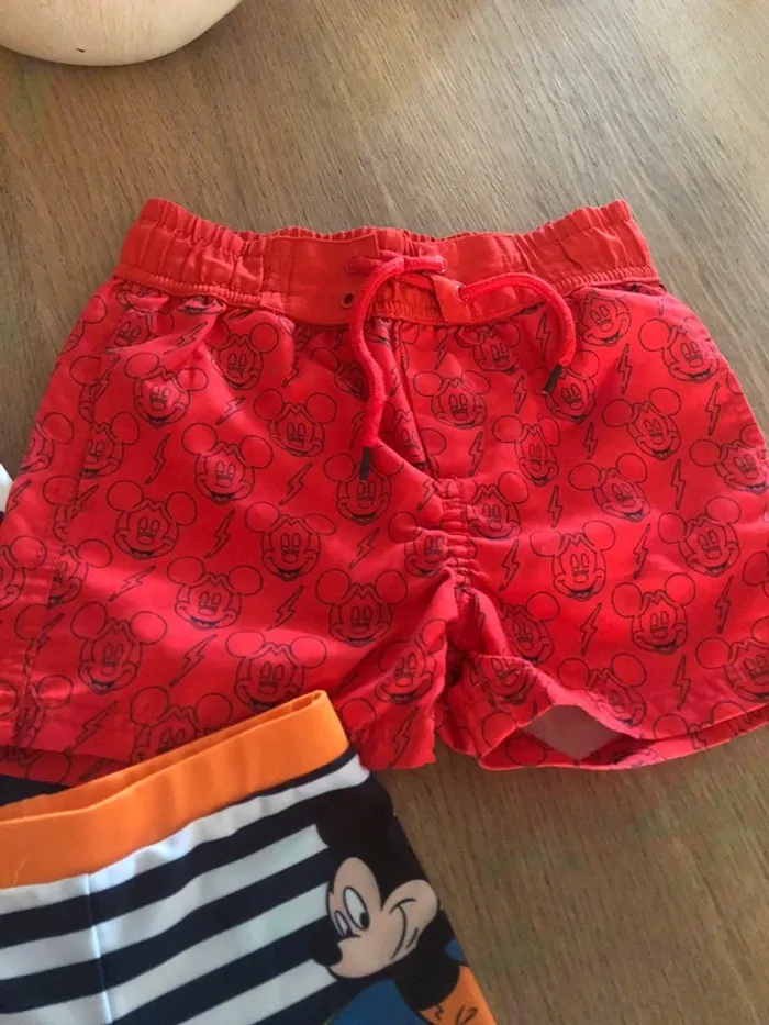 Lot de 3 maillot taille 98/104 cm - photo numéro 3