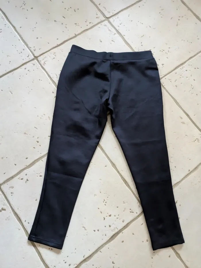 Joli pantalon type legging matelassé bleu marine taille 42/44 - photo numéro 2
