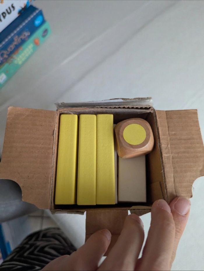 Jeu de bois style jenga en couleur - photo numéro 2