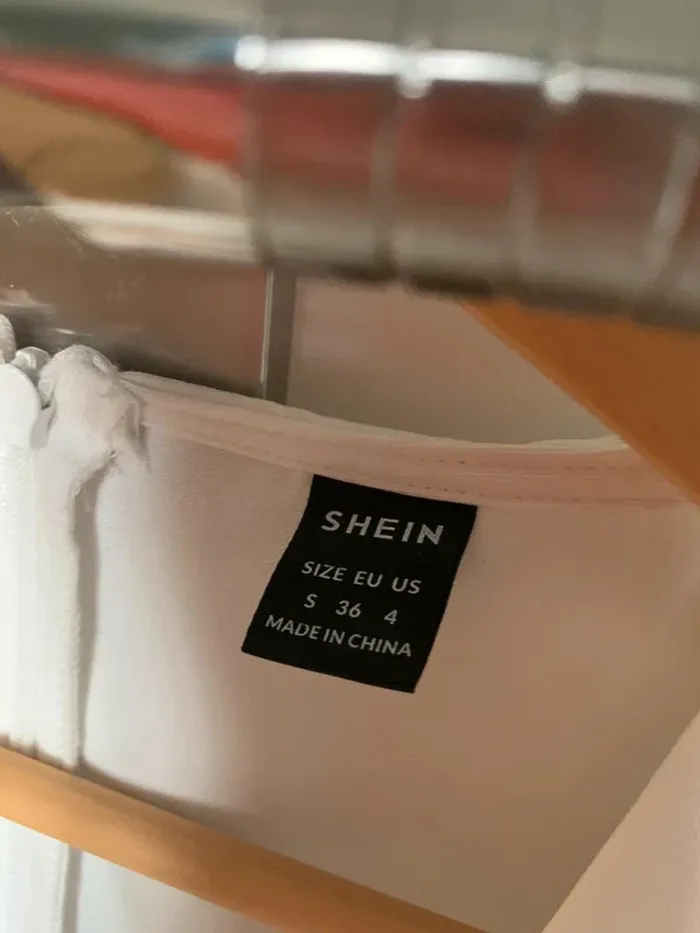 Combishort blanche volants Shein T.36 neuve - photo numéro 2