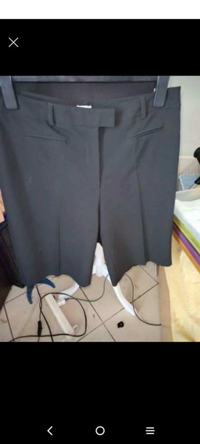 Pantacourt noir redoute neuf jamais porté taille 42