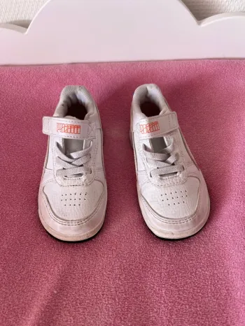 Baskets Puma taille 24