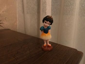 Figurine princesse blanche neige enfant