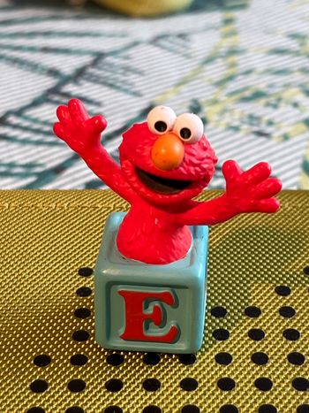 Discontinued Anglais Elmo