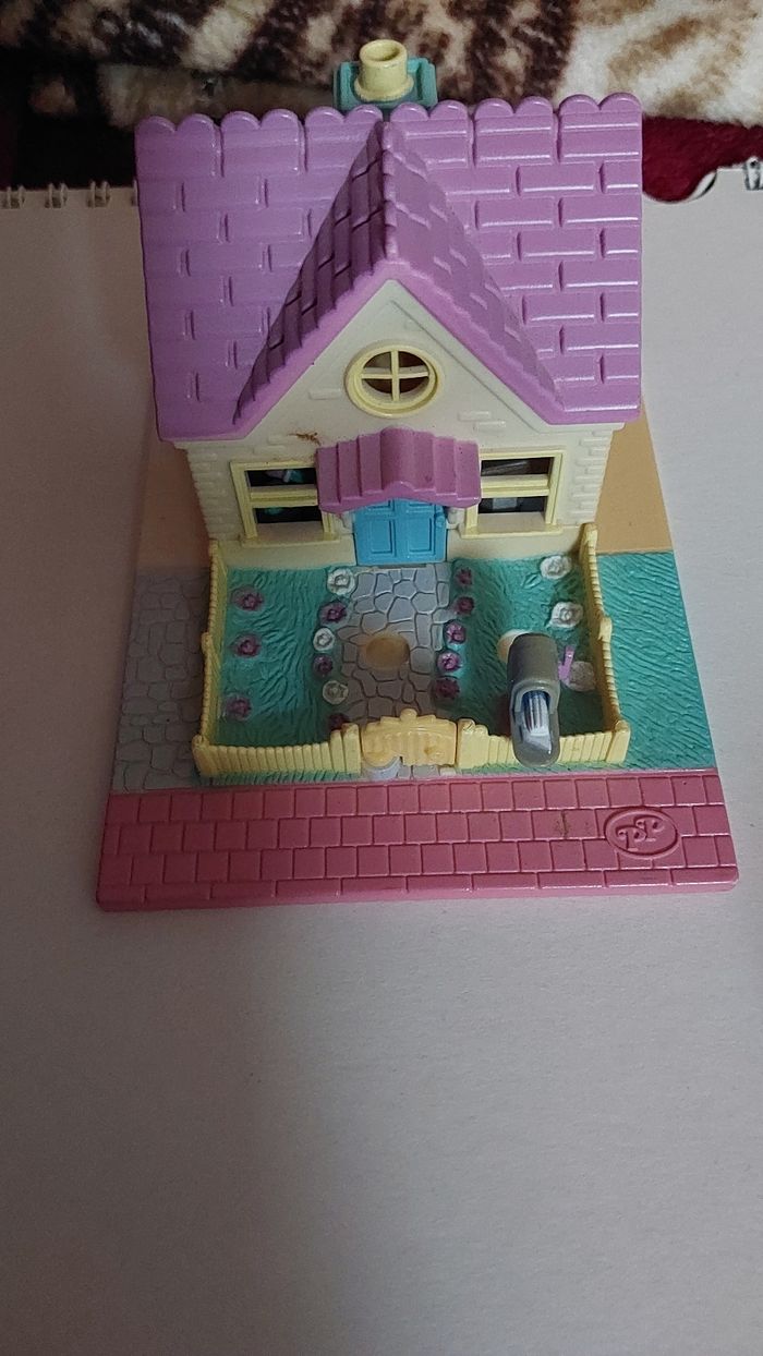 Petite maison polly pocket  avec personnage