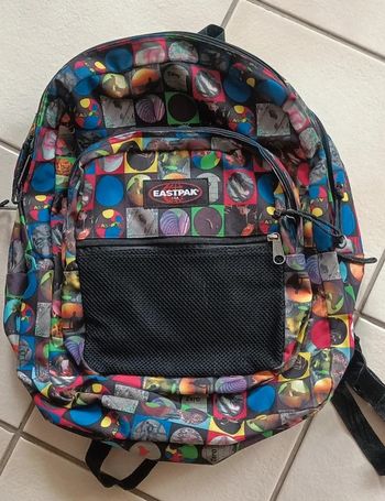 Cartable Grand sac à dos coloré Eastpak