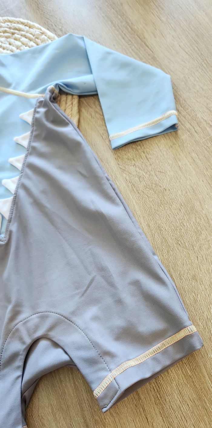 Combinaison de Bain Garçon 18mois BabyGap - photo numéro 4
