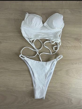 Maillot de bain blanc deux pièces