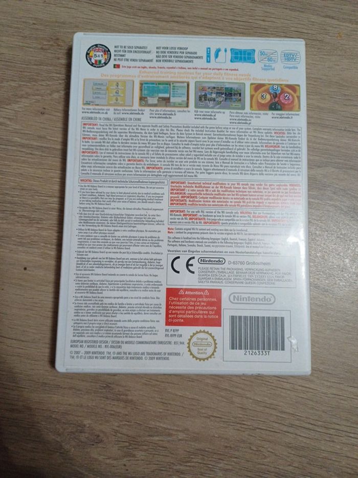 Wii Fit + Nintendo Wii - photo numéro 2